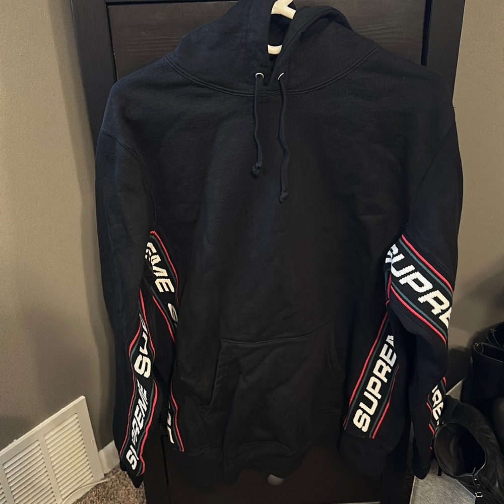 Supreme Hoodie